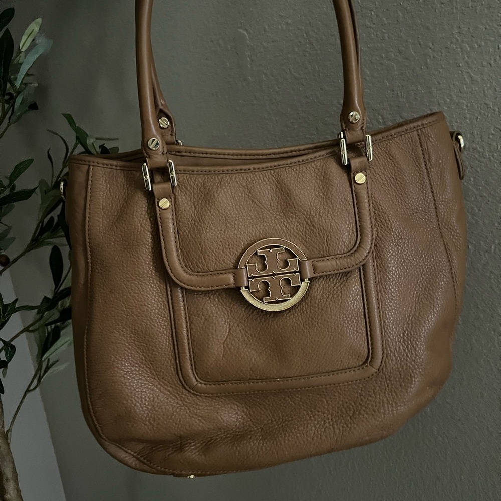Tory Burch Brown and Gold Shoulder Bag with Classic Design